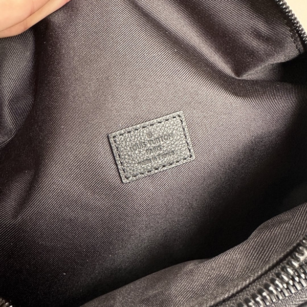 ルイヴィトンバッグ着用イメージ